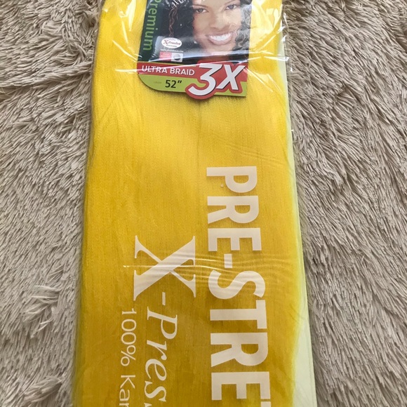 Braiding hair - Picture 4 of 8